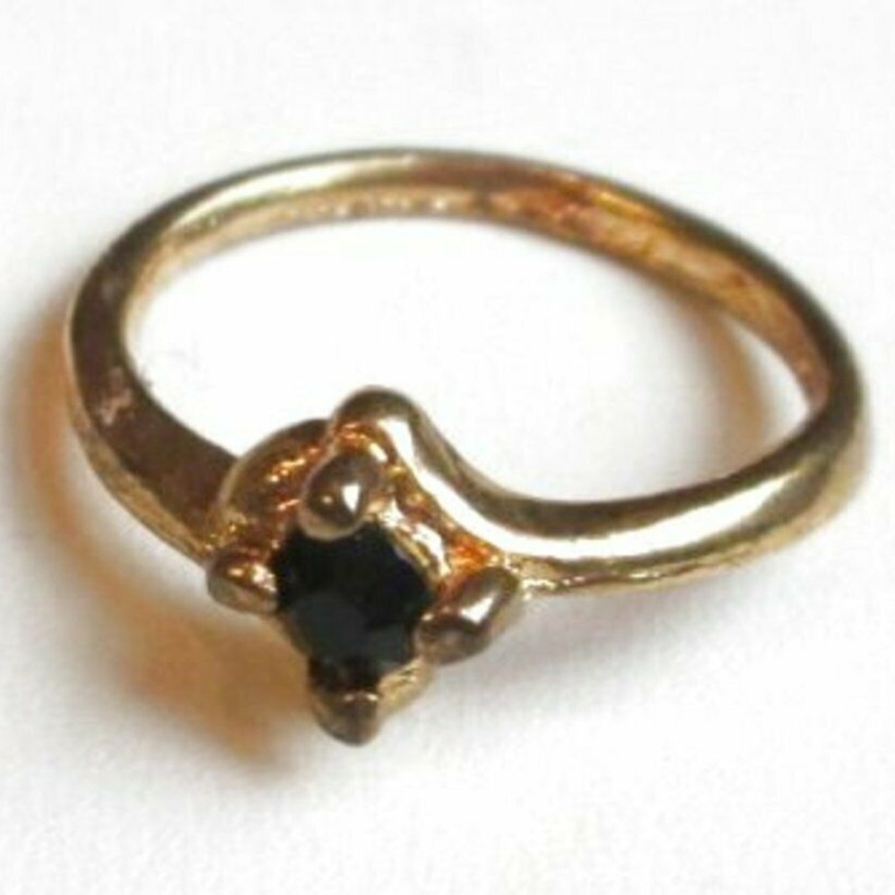 Vintage Victorian Solitaire Purple Rhinestone Ring